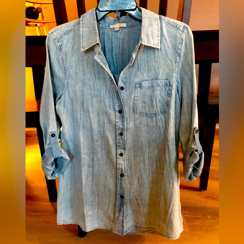 Chambray lightweight button up shirt
